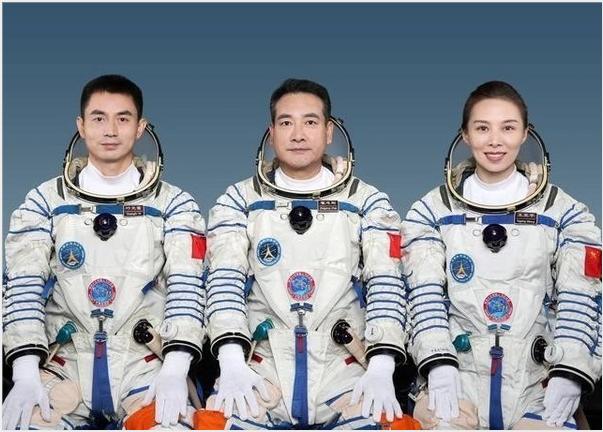 Space Trip Trio-Well Come Come Home!
