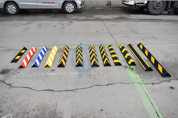 护墙角 集体 照